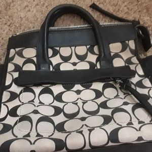 COACH SIGNATURE BAG EUC
